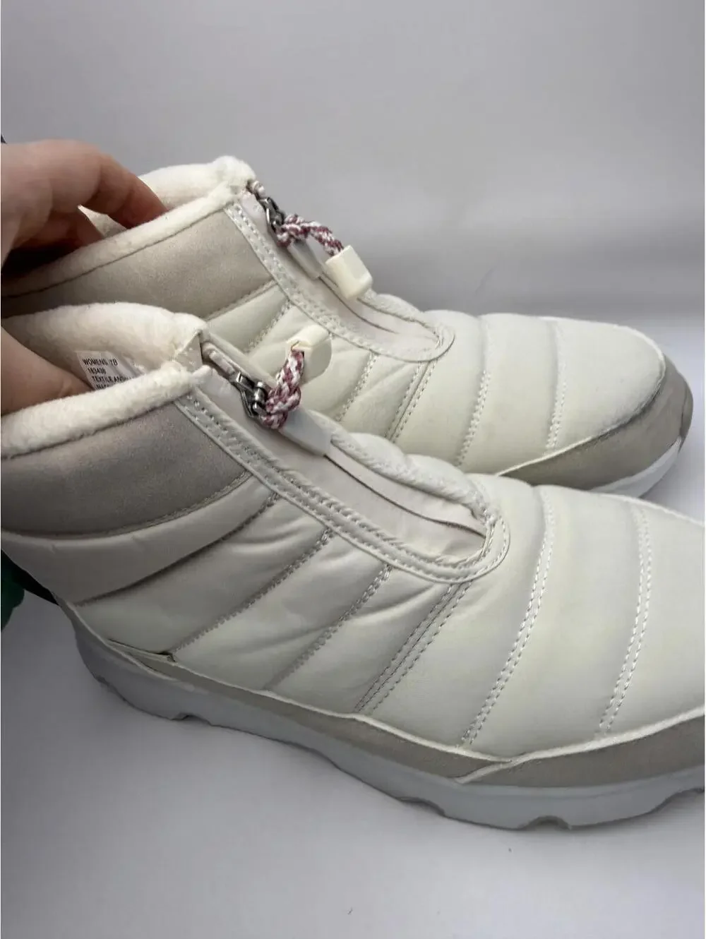 Magellan Outdoors Women's Winter Snow Boots with Fleece Lining Size 7